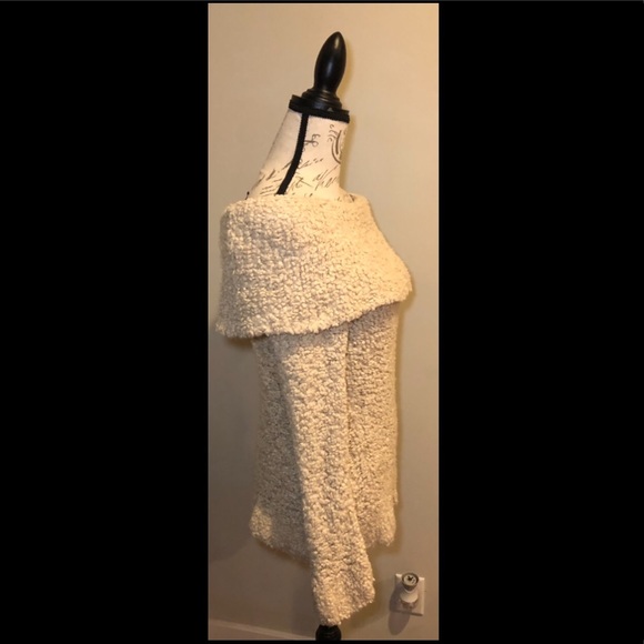 Guess by Marciano sweater - Picture 7 of 11